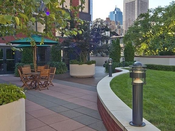 4th image of 400 W 55th St APT 15H