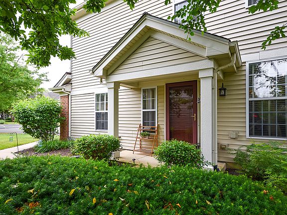 2nd image of 2131 Claremont Ln