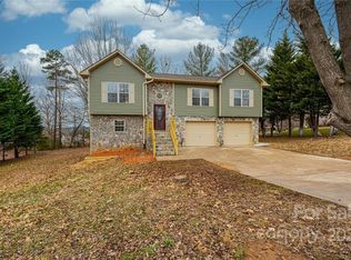 3271 Capital Ct, Lenoir, NC 28645
