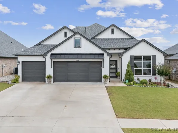 716 E 126th St S, Jenks, OK 74037