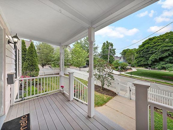 3rd image of 22 N Irving Park #22