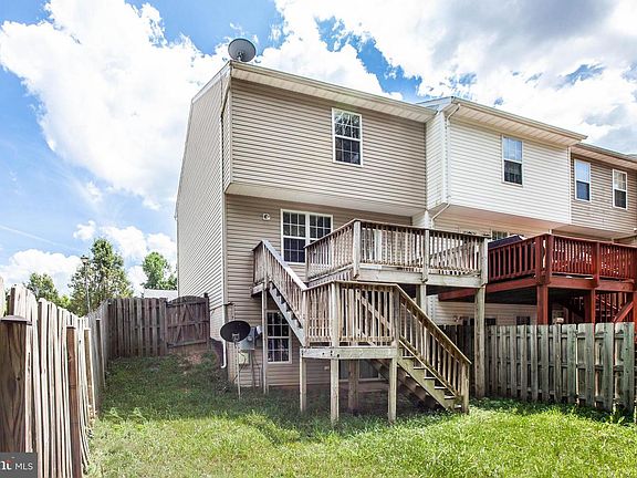 4th image of 3913 Saint Michaels Sq