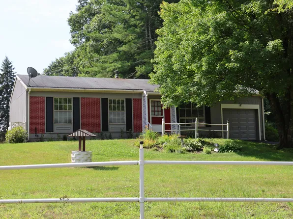 98 Chester Road, Raymond, NH 03077