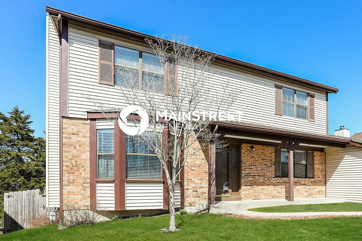 Front View - 721 Willow Wood Ct