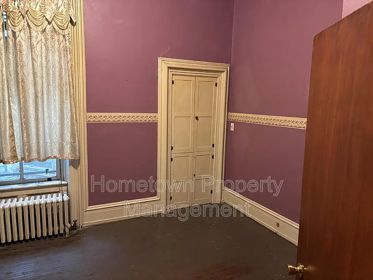 319 E Sunbury St #1A — Photo 4