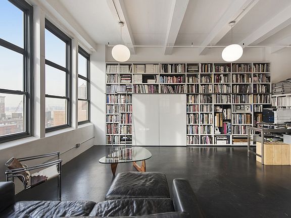 3rd image of 448 W 37th St APT 8D