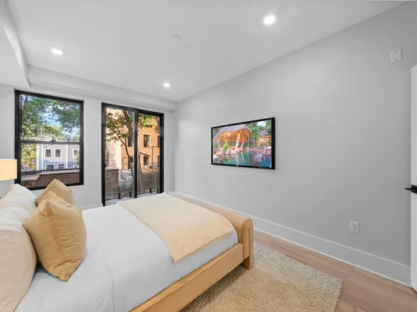 124 Glenwood Avenue image 13 of 35