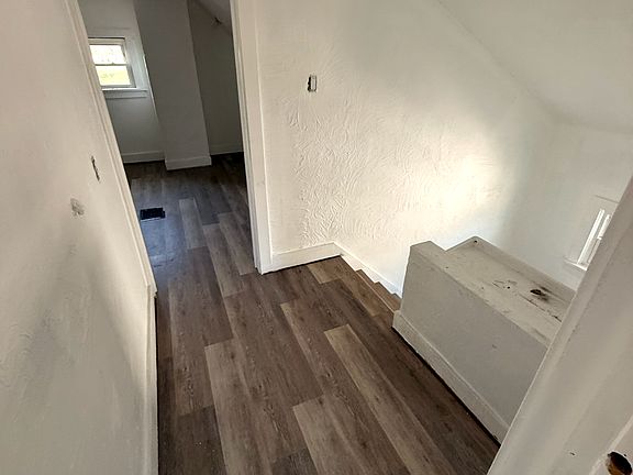 4th image of 74 E Brookside Ave