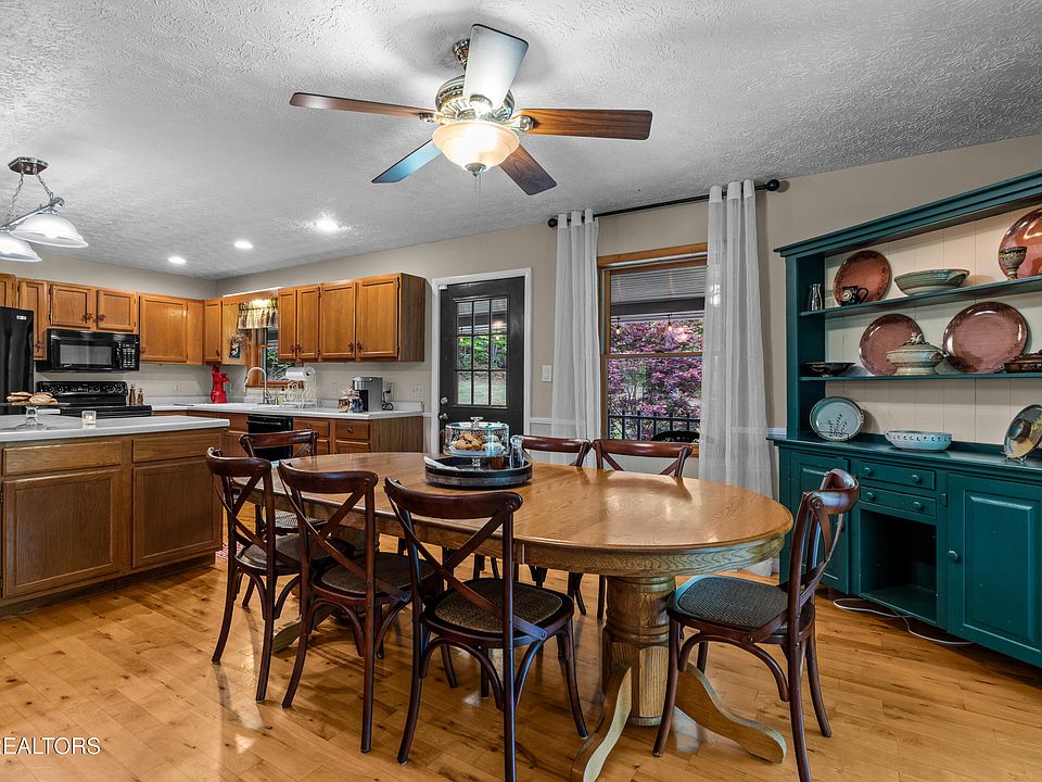 19th image of 1043 Reagan Springs Rd
