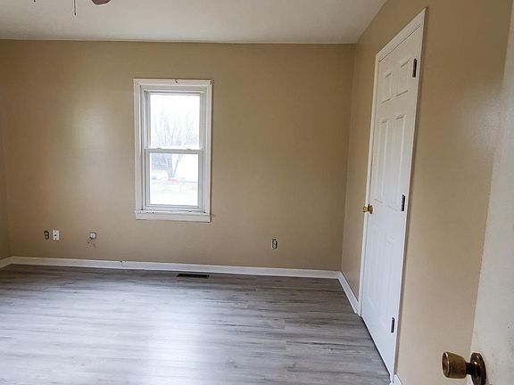 4th image of 2444 Grant Ave