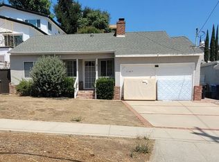 21427 Dumetz Rd, Woodland Hills, CA 91364