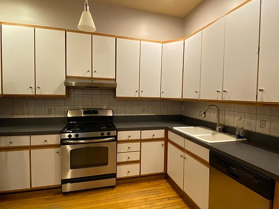 5th image of 2202 W Belmont Ave