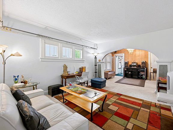 5th image of 799 Fuller Ave