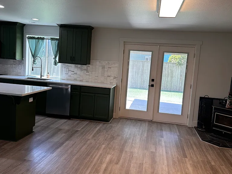 Kitchen/Dining