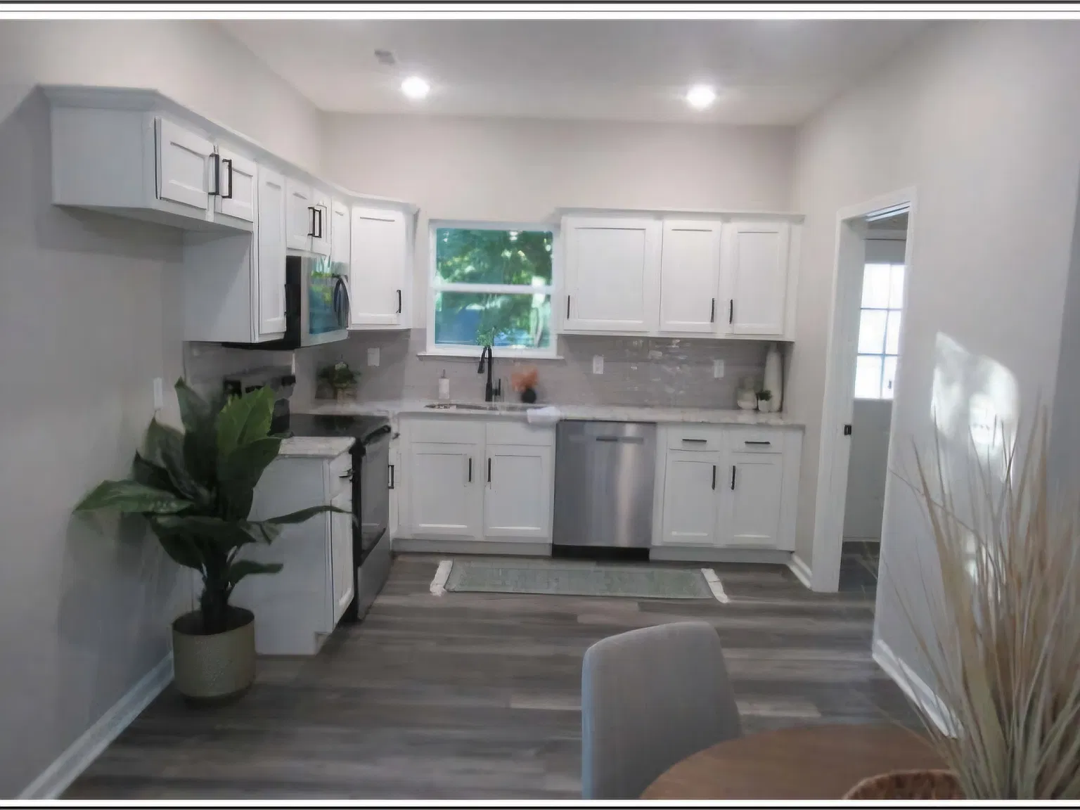 3 bed, 1300 sqft, $1,750 — Photo 3