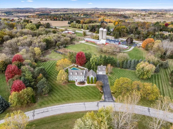 1641 Prairie LANE, Hubertus, WI 53033