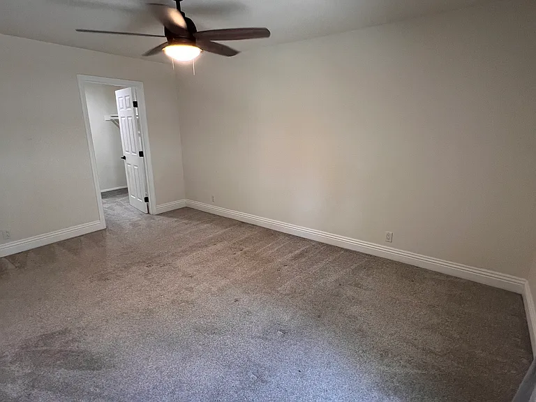 31568 Agoura Rd #6 — Photo 55