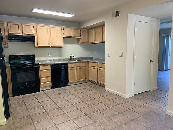 5th image of 119 Golden Gate Cir #1