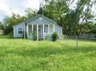 214 Ozark St, Houston, MO 65483
