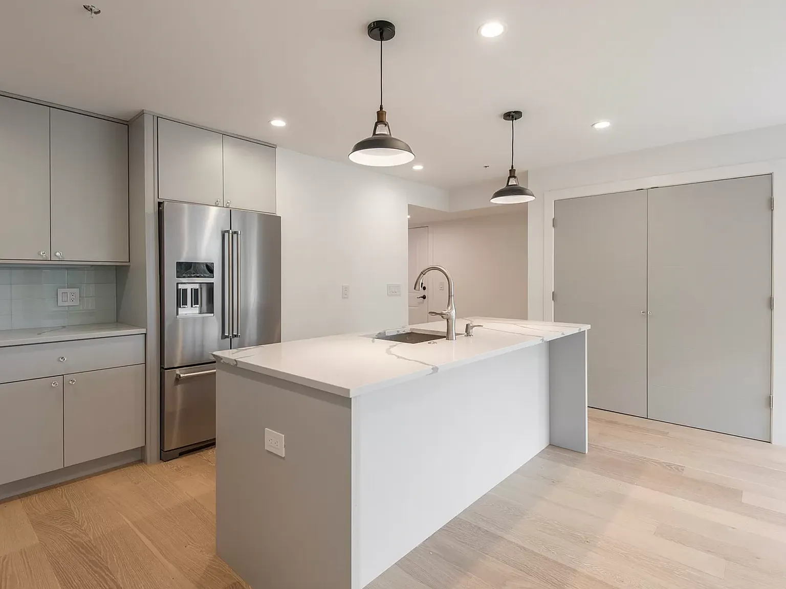 1112 Dunton St — Photo 3