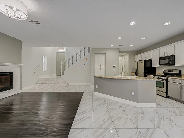 2429 Granada Bluff Ct — Photo 7
