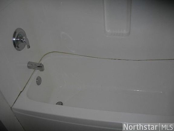 4th image of 522 5th St SE