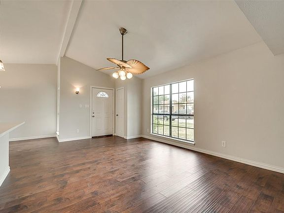 4th image of 611 Stonehenge Dr