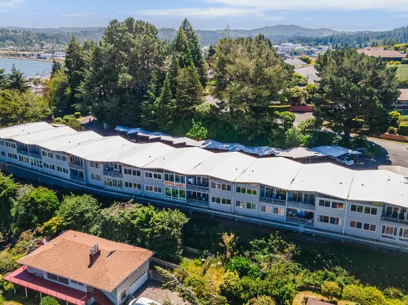 290 N 3rd Ct APT 7, Coos Bay, OR 97420
