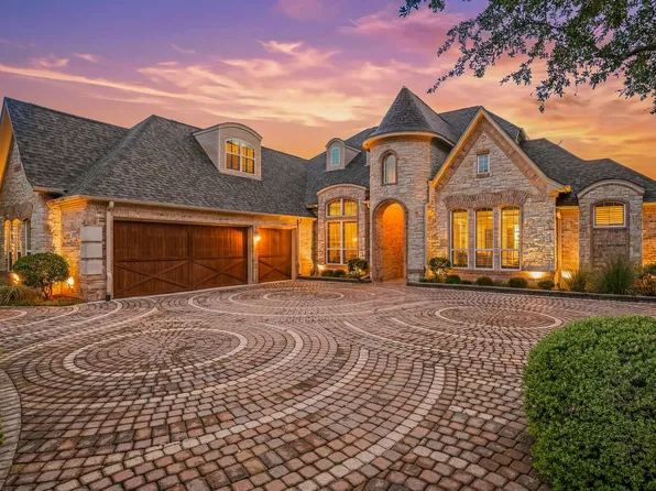 2707 Harborside Dr, Granbury, TX 76048