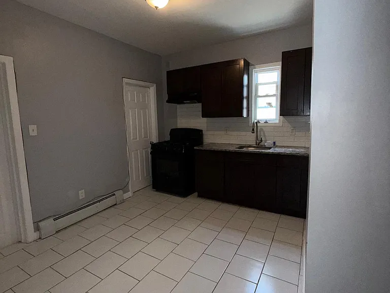 114 S 7th St #2 — Photo 11