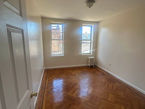 2nd image of 146 Bay 13 St #C