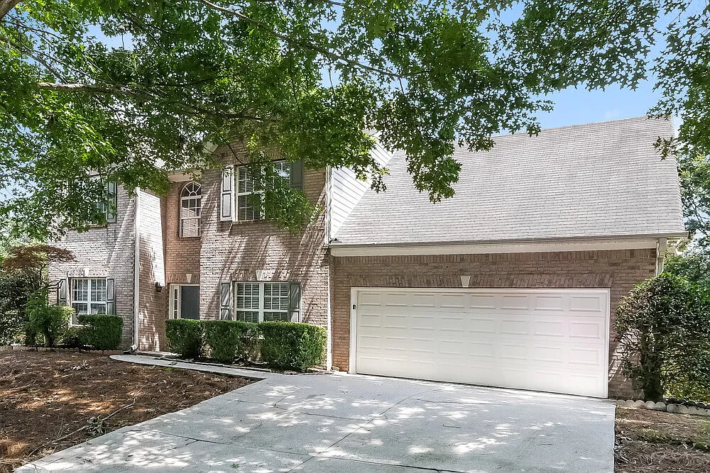 4 bed, 2.5 bath, 2171 sqft, $2,320 — Photo 1