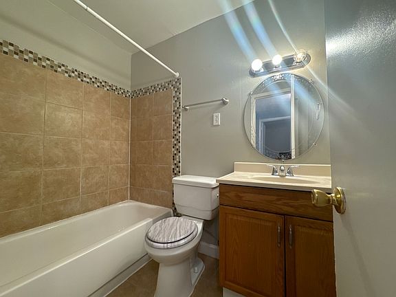 5th image of 3471 Douglass Ave #4
