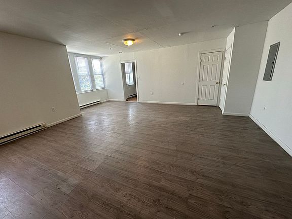 3rd image of 313-317 S 60th St #313-2