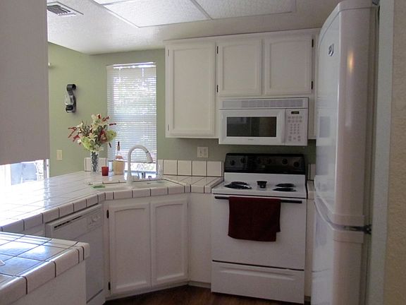 4th image of 2230 Americana Dr