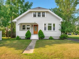 29 Firglade Ave, Riverside, RI 02915