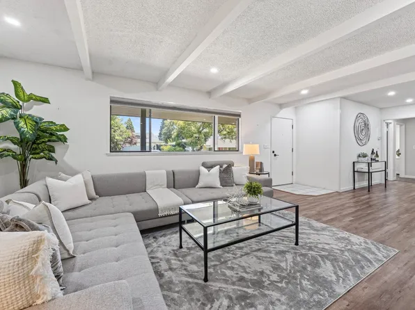 1819 Spring Mountain Court, St. Helena, CA 94574