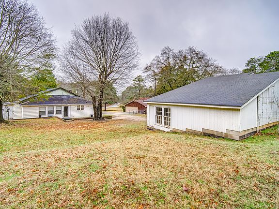 5th image of 3074 Woodrow Dr