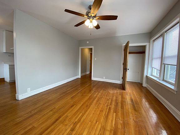 4th image of 1064 W Cornelia Ave #2
