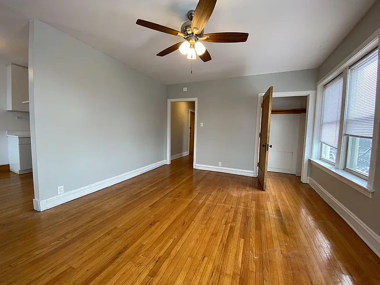 1064 W Cornelia Ave #2 — Photo 4