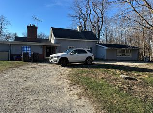 10265 Church Rd, Barrington Hills, IL 60010