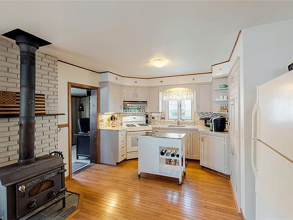5th image of 35 West St
