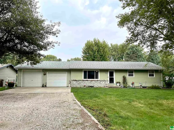 221 Daphne St, Lakeside, IA 50588