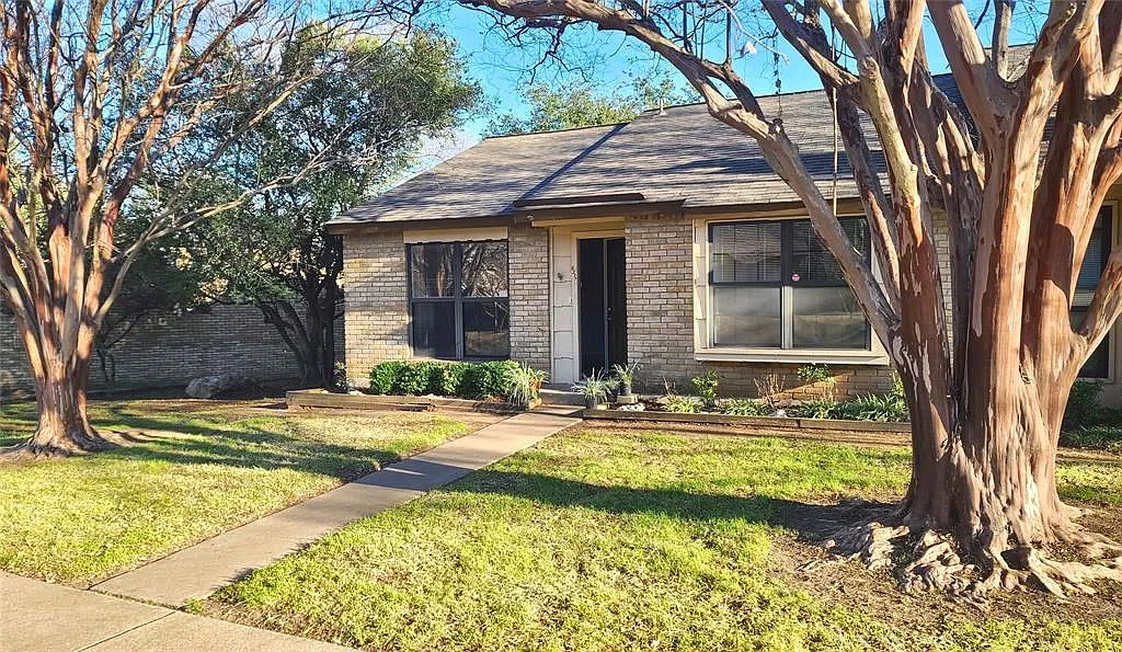 2 bed, 1.0 bath, 937 sqft, $1,850 — Photo 2