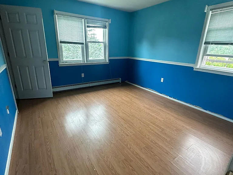 44 Clinton Dr — Photo 9