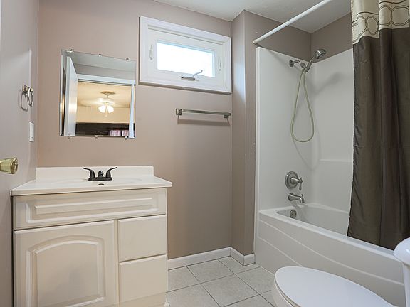 3rd image of 2203 Avenue F