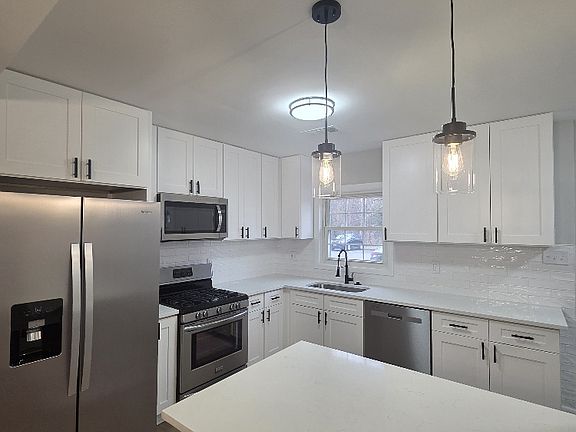 3rd image of 407 Greenbrier Ct #407