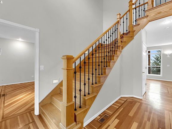 4th image of 24115 NE 132nd Cir