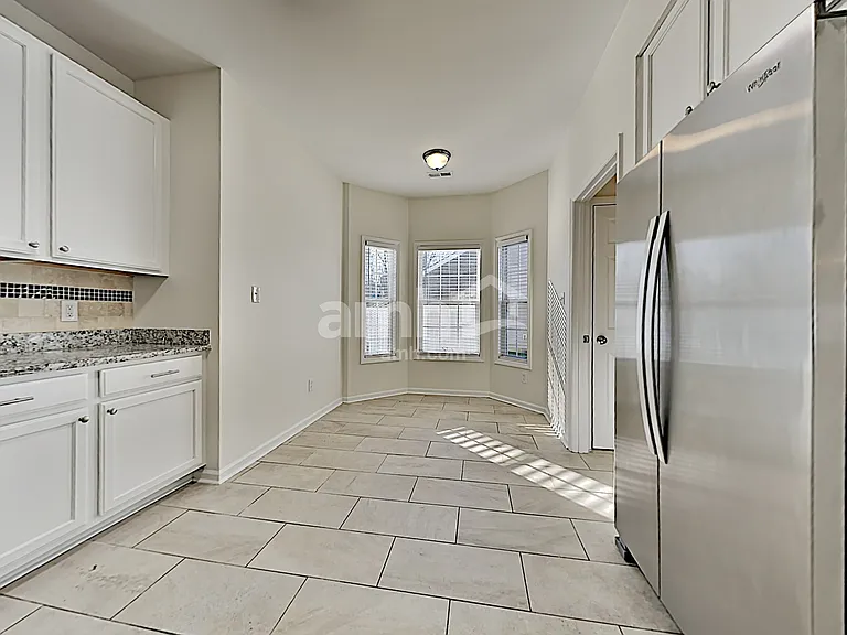 8008 Willowglen Dr — Photo 5