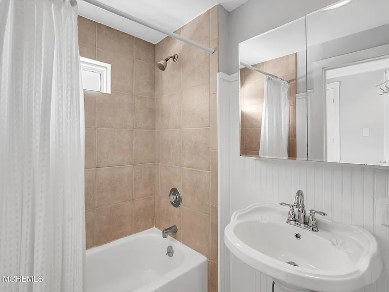 512 Main Ave #4 — Photo 8